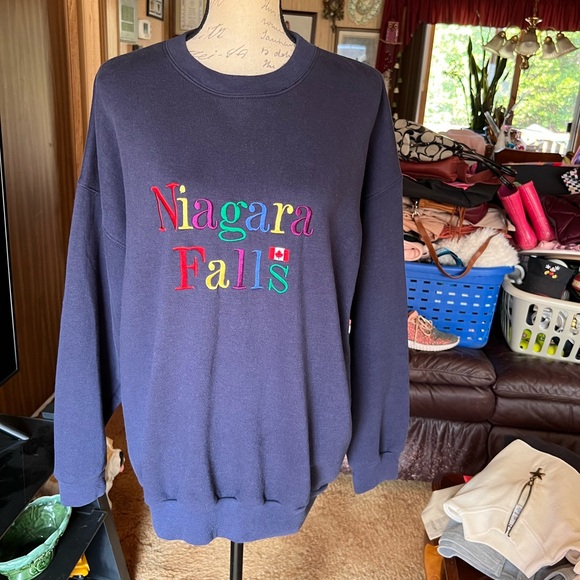 90s Niagara Falls Canada Crewneck Sweatshirt
Embroidery Spellout Blue Color. - Picture 16 of 16